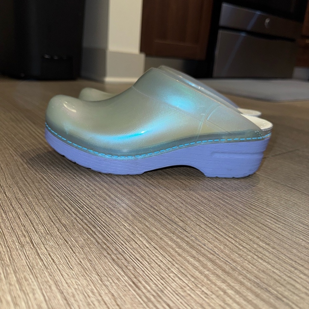 Danskos- Sonja Sky Translucent